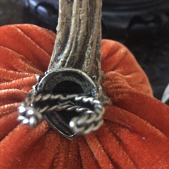 Ring - Picture 3 of 3